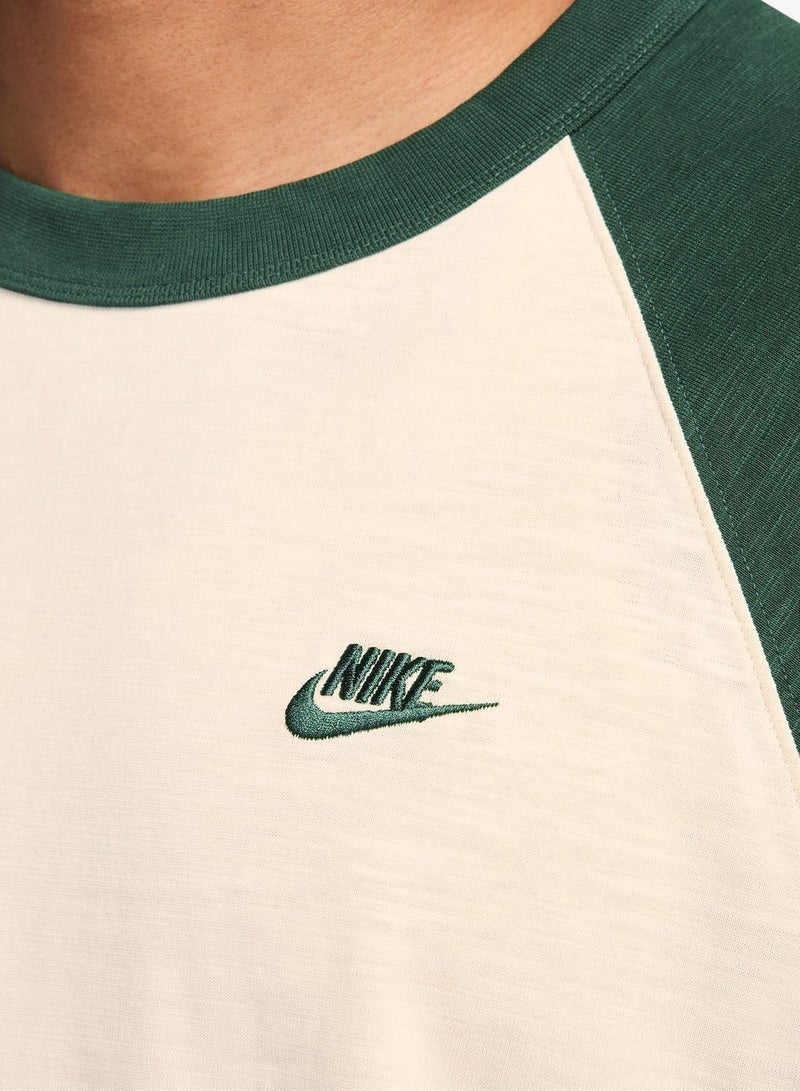 Nike Club 3/4 Raglan T-Shirt - Image 3